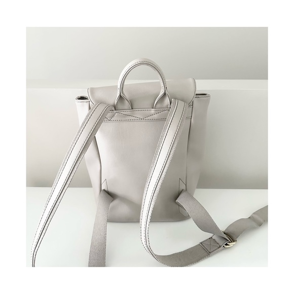 Matt & Nat Light Gray Backpack - Picture 4 of 7